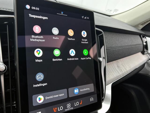 Volvo XC90 Ultra Bright Recharge Plug-In Hybrid AWD | Bowers & Wilkins | Le