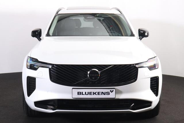 Volvo XC90 T8 Recharge AWD Ultra Dark - Luchtvering - Panorama/schuifdak - IntelliSafe Assist & Surround - 360º Camera - Bowers & Wilkins audio - Verwarmde voorstoelen, stuur & achterbank - Parkeersensoren voor & achter - Elektr. bedienb. voorstoelen met geheugen - 