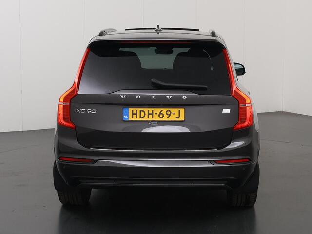 Volvo XC90 2.0 T8 Recharge AWD Ultimate Dark | 360 Camera | Licht-Pakket | Bowers & Wilkins Sound | Trekhaak | Sportstoelen | DAB | Seat-Comfort-Pakket | Apple CarPlay/Android Auto | Panoramadak | 12,3" Display | HUD | Adaptieve Cruise Control | Luchtvering |