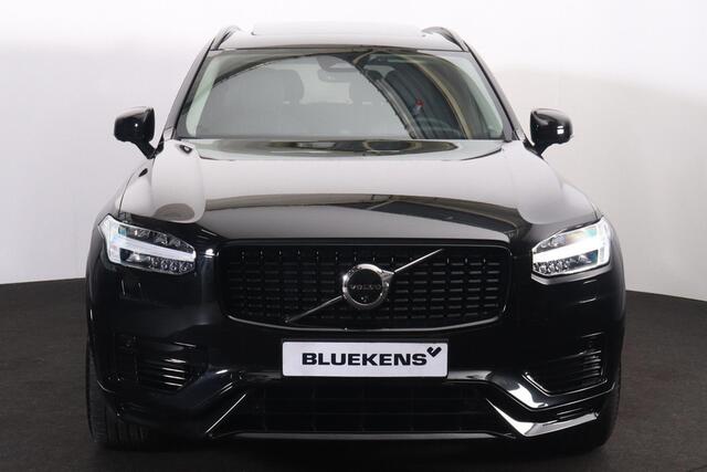 Volvo XC90 T8 Recharge AWD Ultra Dark - Luchtvering - Panorama/schuifdak - IntelliSafe Assist & Surround - 360º Camera - Adaptieve LED koplampen - Verwarmde voorstoelen, stuur & achterbank - Parkeersensoren voor & achter - Elektr. bedienb. voorstoelen met geheugen -