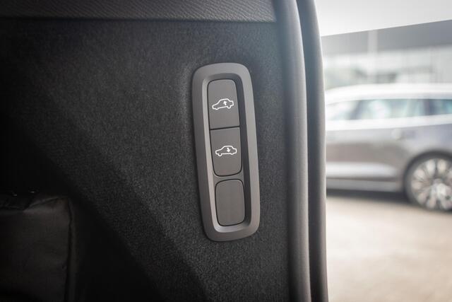 Volvo XC90 2.0 T8 Plug-in hybrid AWD Ultra Dark | Bowers & Wilkins Premium Audio | Luchtvering | 360 Camera | Head-Up | Massage + ventilatie | 22 Inch Velgen | Full Options |