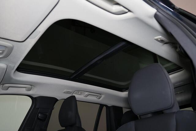 Volvo XC90 T8 Recharge AWD Plus Bright - Panorama/schuifdak - IntelliSafe Assist & Surround - 360º Camera - Harman/Kardon audio - Adaptieve LED koplampen - Vrwarmde voorstoelen, stuur & achterbank - Parkeersensoren voor & achter - Elektr. bedienb. voorstoelen met ge