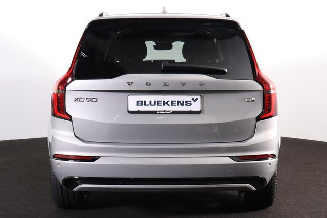 Volvo XC90 T8 Recharge AWD Ultra Dark - Panorama/schuifdak - IntelliSafe Assist & Surround - 360º Camera - Harman/Kardon audio - Adaptieve LED koplampen - Verwarmde voorstoelen, stuur & achterbank - Parkeersensoren voor & achter - Elektr. bedienb. voorstoelen met ge