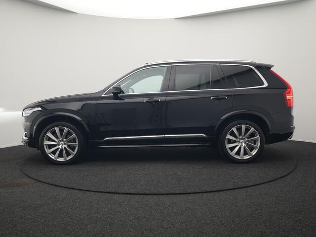Volvo XC90 T8 Twin Engine AWD Inscription 7 Persoons Plug In Hybrid 394pk Dealer O.H. PHEV | Panodak | Adaptive Cruise | Luxe Lederen Sportstoelen Memory & Verwarmd | 360 Camera | Head Up | Harman Kardon | Apple Carplay | Blis | Virtual | Navigatie | 21"L.M |