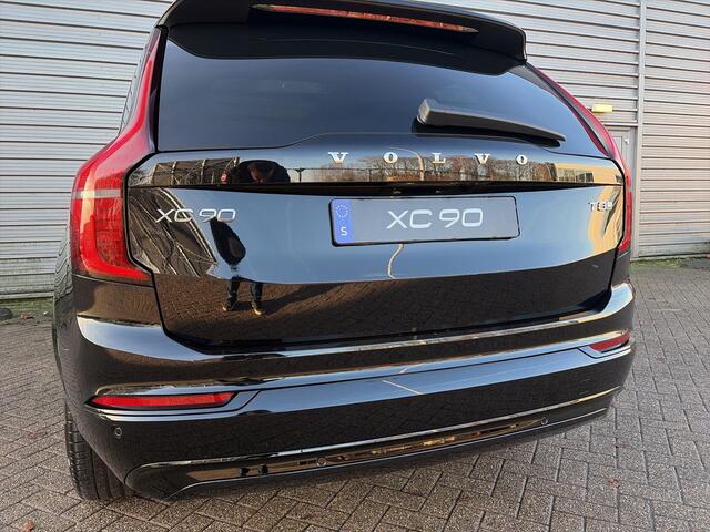 Volvo XC90 T8 Plug-in hybrid AWD Ultra Dark / Gelaagde zijruit(en) / B&W Audio / 22" Velgen / Luchtvering /