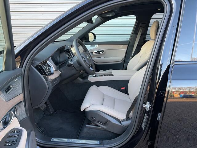 Volvo XC90 T8 Plug-in hybrid AWD Ultra Dark / Gelaagde zijruit(en) / B&W Audio / 22" Velgen / Luchtvering /