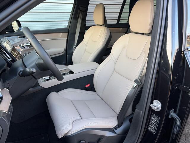 Volvo XC90 T8 Plug-in hybrid AWD Ultra Dark / Gelaagde zijruit(en) / B&W Audio / 22" Velgen / Luchtvering /