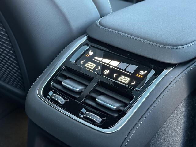 Volvo XC90 2.0 T8 Plug-in hybrid AWD Ultra Dark 22 inch/ luchtvering/ Bowers & Wilkens / extra getint glas/ massagestoelen met ventilatie