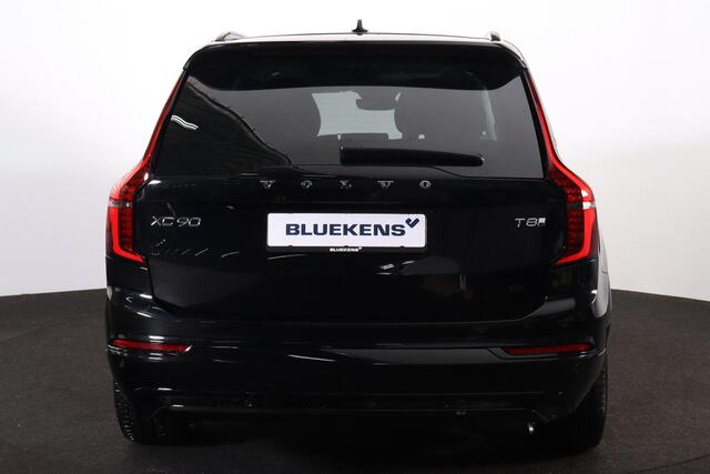 Volvo XC90 T8 Recharge AWD Ultra Dark - Luchtvering - Panorama/schuifdak - IntelliSafe Assist & Surround - 360º Camera - Bowers & Wilkins audio - Adaptieve LED koplampen - Verwarmde voorstoelen, stuur & achterbank - Parkeersensoren voor & achter - Elektr. bedienb. v