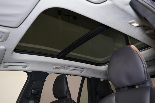 Volvo XC90 T8 Recharge AWD Ultra Dark - Luchtvering - Panorama/schuifdak - IntelliSafe Assist & Surround - 360º Camera - Bowers & Wilkins audio - Adaptieve LED koplampen - Verwarmde voorstoelen, stuur & achterbank - Parkeersensoren voor & achter - Elektr. bedienb. v