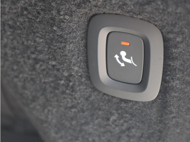 Volvo XC90 T8 Recharge AWD R-Design Volvo XC90 2.0 T8 Recharge AWD R-Design | Panoramadak | 360 Camera | Trekhaak |