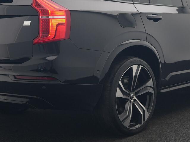Volvo XC90 T8 Recharge AWD Ultimate Dark Plug In Hybrid LONG RANGE 455pk 7 Persoons PHEV | Trekhaak af Fabriek | Panodak | Adaptive Cruise | 360 Camera | 22"L.M | Head Up | Google Maps | Pilot Assist | Harmand Kardon | Stuurverwarming |