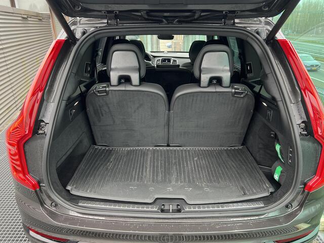 Volvo XC90 2.0 T8 Plug-in hybrid AWD Ultra Dark PHEV, Automaat, Luchtvering, Panoramadak, Bowers&Wilkins audio, 22 inch wielen, Trekhaak semi elektrisch inklapbaar, Gelaagde- en extra getinte zijruiten, Stoel- en stuurverwarming