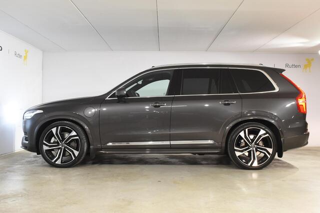 Volvo XC90 T8 455PK Recharge AWD Ultimate Bright / Luchtvering / Bowers & Wilkins / Schuif-kanteldak / 360 Camera / Head Up Display / Nappaleder met ventilatie / Massagefunctie / Gelamineerde zijruiten / 22'' Velgen / Trekhaak / Stoelverwarming / Stuurverwarming