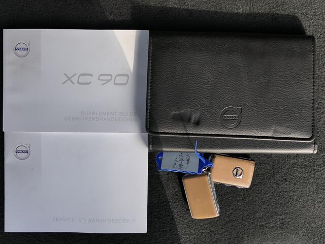 Volvo XC90 T5 AUT AWD Inscription Panoramadak / Trekhaak / Hout inleg
