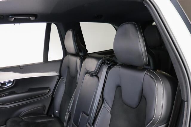 Volvo XC90 2.0 T8 Recharge AWD Plus Dark, 455PK, Longrange, Trekhaak draaibaar, Pilot Assist, Zeer nette auto!