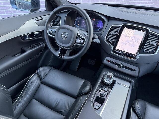 Volvo XC90 2.0 T8 Recharge AWD Ultimate Bright | Long Range | 360 Graden Camera | Lichtmetalen Velgen 21 inch | Trekhaak | Nappaleder | Head-up Display | Keyless Entry | Panoramadak | Elektrisch Verstelbare Voorstoelen | Cruise Control Adaptief | BLIS