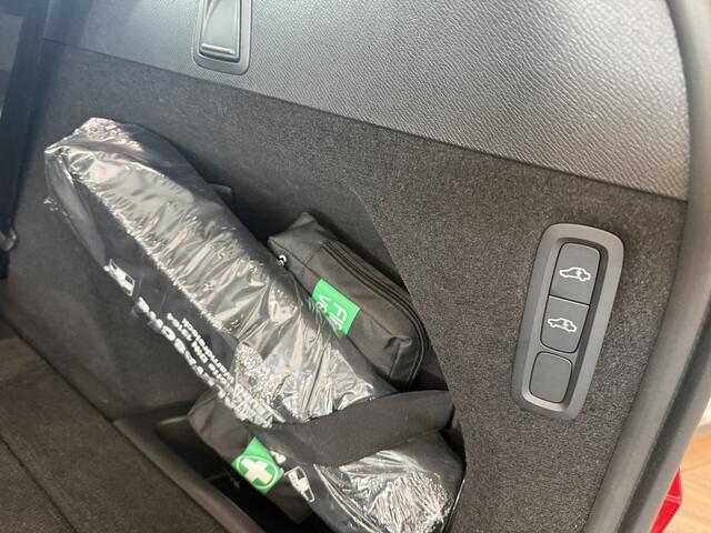 Volvo XC90 2.0 T8 Recharge AWD Plus Bright ** Ventilatie ** Luchtvering ** Panodak **