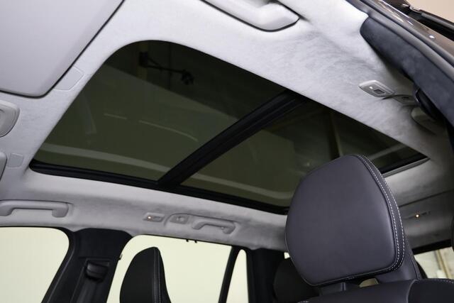 Volvo XC90 T8 Recharge AWD Ultra Bright - Luchtvering - Panorama/schuifdak - IntelliSafe Assist & Surround - 360º Camera - Harman/Kardon audio - Verwarmde voorstoelen, stuur & achterbank - Parkeersensoren voor & achter - Elektr. bedienb. voorstoelen met geheugen - H