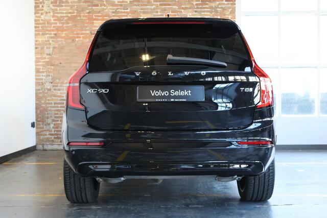 Volvo XC90 T8 Plug-in hybrid AWD Ultra Dark | Panoramadak | Luchtvering | Head-up display | 360 graden camera | Verwarmbare voorstoelen+achterbank+stuurwiel | Premium audio by Bowers&Wilkins | 7 zits | 21 inch Lichtmetalen velgen |