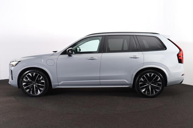 Volvo XC90 T8 Recharge AWD Ultra Dark - Luchtvering - Panorama/schuifdak - IntelliSafe Assist & Surround - 360º Camera - Harman/Kardon audio - Adaptieve LED koplampen - Verwarmde voorstoelen, stuur & achterbank - Parkeersensoren voor & achter - Elektr. bedienb. voor