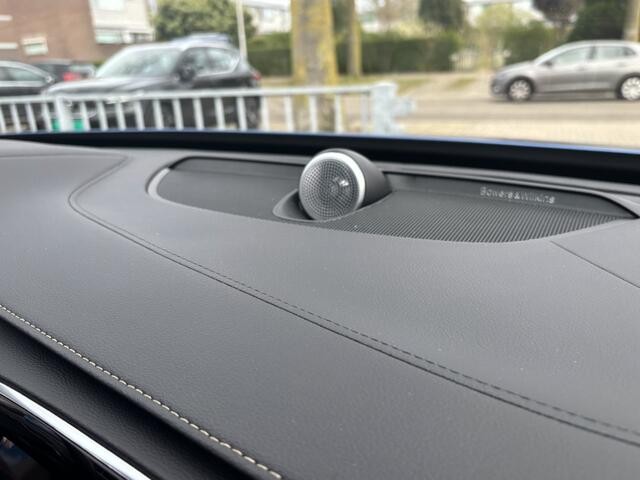 Volvo XC90 T8 AWD R-Design B&W 360 Keyless Pano 22