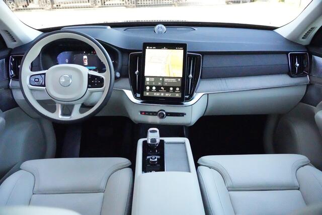 Volvo XC90 2.0 T8 Plug-in hybrid AWD Ultra Dark 455pk Panoramadak/Bowers&Wilkins/Luchtvering