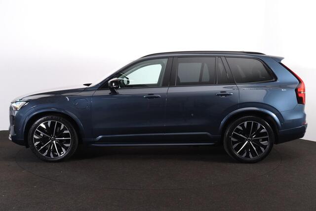 Volvo XC90 T8 Recharge AWD Ultra Dark - Luchtvering - Panorama/schuifdak - IntelliSafe Assist & Surround - 360º Camera - Harman/Kardon audio - Adaptieve LED koplampen - Verwarmde voorstoelen, stuur & achterbank - Parkeersensoren voor & achter - Elektr. bedienb. voor