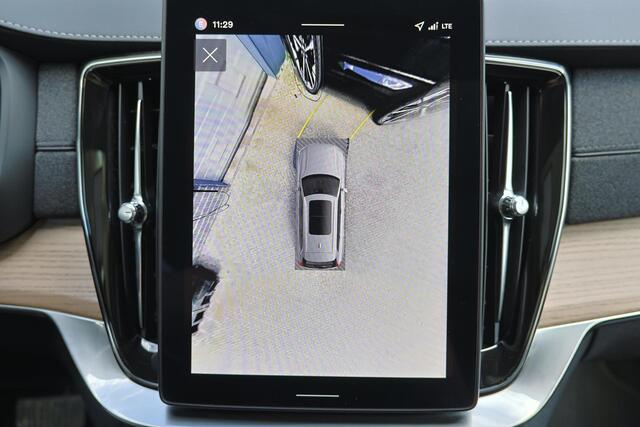 Volvo XC90 T8 Recharge AWD Plus Bright - Panorama/schuifdak - IntelliSafe Assist & Surround - 360º Camera - Harman Kardon audio - Verwarmde voorstoelen, stuur & achterbank - Parkeersensoren voor & achter - Elektr. bedienb. voorstoelen met geheugen - Head up display 