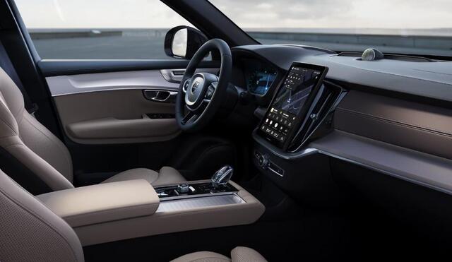 Volvo XC90 2.0 T8 Plug-in hybrid AWD Ultra Dark | Executive Edition | Luchtvering | Gelaagd Glas | Bowers & Wilkins | Massage & Ventilatie Stoelen | Panoramadak |