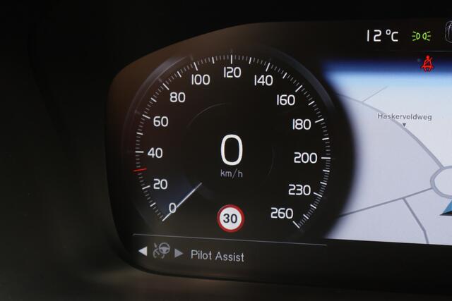 Volvo XC90 2.0 D4 Momentum | Origineel NL | ACC | Leder | Trekhaak | Camera | 7-persoons |