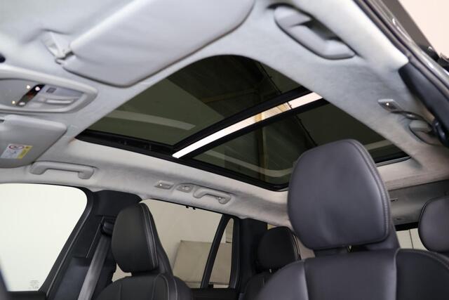 Volvo XC90 T8 AWD Ultra Bright Executive Edition - Luchtvering - Panorama/schuifdak - IntelliSafe Assist & Surround - 360º Camera - Bowers & Wilkins audio - Adaptieve LED koplampen - Verwarmde voorstoelen, stuur & achterbank - Parkeersensoren voor & achter - Elektr.