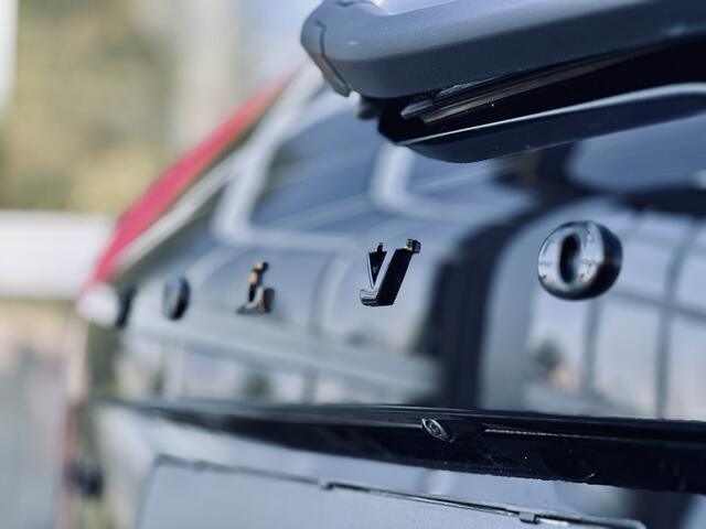 Volvo XC90 2.0 T8 Recharge | AWD | Black Edition | 7-zits | Leer | Trekhaak | 21" wielen | Adapt Cruise | Winterpakket | Marge