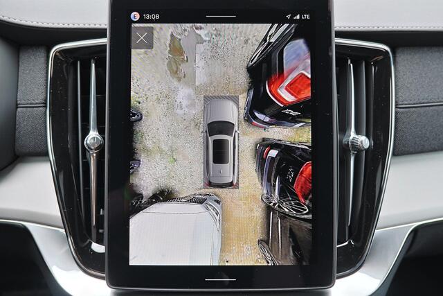 Volvo XC90 T8 Recharge AWD Ultra Dark Exec. Ed. - Luchtvering - Panorama/schuifdak - IntelliSafe Assist & Surround - 360º Camera - Bowers & Wilkins audio - Adaptieve LED koplampen - Verwarmde voorstoelen, stuur & achterbank - Parkeersensoren voor & achter - Elektr.