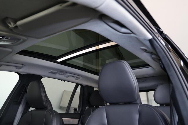 Volvo XC90 T8 Recharge AWD Ultra Bright Exec. Ed. - Luchtvering - Panorama/schuifdak - IntelliSafe Assist & Surround - 360º Camera - Bowers & Wilkins audio - Adaptieve LED koplampen - Verwarmde voorstoelen, stuur & achterbank - Parkeersensoren voor & achter - Elektr