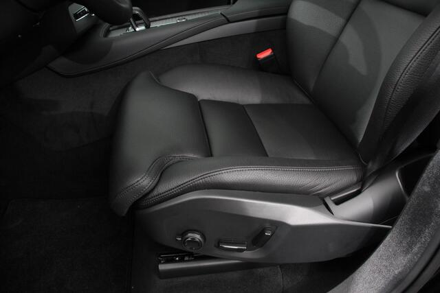 Volvo XC90 2.0 T8 455pk Recharge AWD Ultimate Dark Leder Panorama-schuifdak Navigatie Harman Kardon Electrisch bedienbare achterklep Camera Cruise control Apple Carplay/ Android Auto
