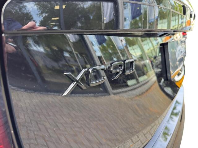 Volvo XC90 T8 AWD Ultra Black Edition Executive