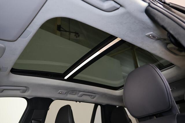 Volvo XC90 T8 Recharge AWD Ultra Bright - Luchtvering - Panorama/schuifdak - IntelliSafe Assist & Surround - 360º Camera - Bowers & Wilkins audio - Adaptieve LED koplampen - Verwarmde voorstoelen, stuur & achterbank - Parkeersensoren voor & achter - Elektr. bedienb.