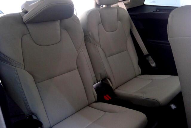 Volvo XC90 2.0 T8 AWD 335kW/455pk Aut8 Recharge Long Range Ultimate Bright 7P LUCHTVERING + BOWERS&WILKINS + PANORAMADAK + STOEL-&STUURVERWARMING + STOELMASSAGE + ADAPT.CRUISE + PILOT ASSIST + BLIS + GOOGLE DASH&SERVICES + 360 CAMERA + PARKSENSOREN + 22" LM-VELGEN!!