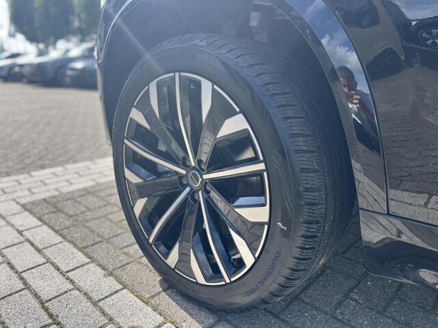 Volvo XC90 T8 Plug-in hybrid AWD Ultra Dark | Trekhaak | Luchtvering | Bowers & Wilkins audio | Massagestoelen |