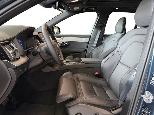 Volvo XC90 T8 Plug-in hybrid AWD Plus Black Edition | Luchtvering | Panoramadak | Bowers & Wilkins
