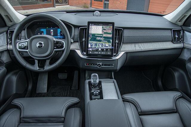 Volvo XC90 2.0 T8 AWD RECHARGE ULTRA DARK DEMO