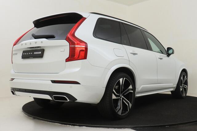 Volvo XC90 T8 RECHARGE AWD R-DESIGN -PANO.DAK|HARMAN/KARDON|LUCHTVERING|GEVENT.LEDER+MASSAGE|360°CAM|HEAD-UP DISP.|ADAP.LED|TREKHAAK|22"ALL-SEASON