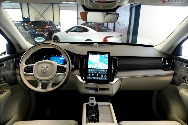 Volvo XC90 2.0 T8 AWD 335kW/456pk Aut8 Recharge Ultra Bright 7P LUCHTVERING + BOWERS&WILKINS + EL. TREKHAAK + ADAPT.CRUISE + PANORAMADAK + HEAD-UP + STOEL-&STUURVERWARMING + LEDEREN DASHBOARD + 360 CAMERA + STOELVENTILATIE + ACHTERBANKVERWARMING + 21" LM-VELGEN!!