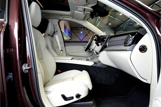 Volvo XC90 2.0 T8 AWD 335kW/456pk Aut8 Recharge Ultra Bright 7P LUCHTVERING + BOWERS&WILKINS + EL. TREKHAAK + ADAPT.CRUISE + PANORAMADAK + HEAD-UP + STOEL-&STUURVERWARMING + LEDEREN DASHBOARD + 360 CAMERA + STOELVENTILATIE + ACHTERBANKVERWARMING + 21" LM-VELGEN!!