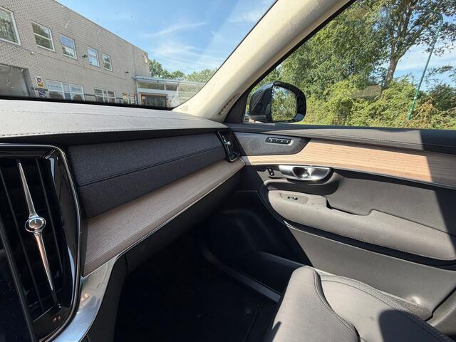 Volvo XC90 2.0 T8 Plug-in hybrid AWD Ultra Dark Luchtvering | Trekhaak | Running board | Getint glas