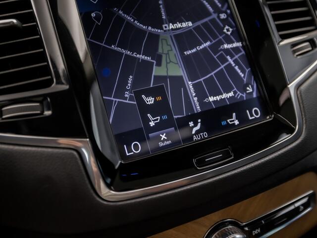 Volvo XC90 2.0 T8 Twin Engine AWD Inscription 7 Persoons 408Pk Automaat (PANORAMADAK, APPLE CARPLAY, MEMORY SEATS, HOUT INLEG, STOELKOELING/VERWARMING, HEAD-UP DISPLAY, GETINT GLAS, NIEUWE APK, NIEUWSTAAT)