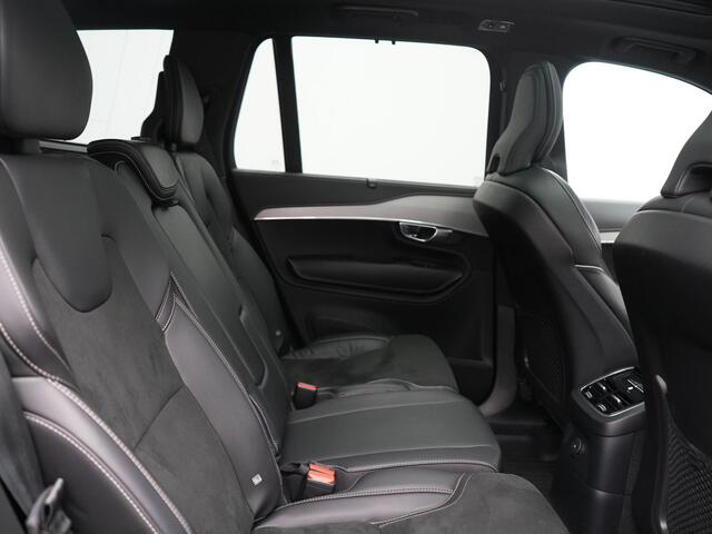 Volvo XC90 T8 Recharge AWD R-Design 7 Pers Long Range PHEV 456pk Dealer O.H | Luchtvering | Trekhaak Af Fabriek | Panodak | 360 Camera | Adaptive Cruise | Harman / Kardon | Alcantara Sportstoelen Memory & Verwarmd | Keyless | Pilot Assist | Apple Carplay | Stuur Ve