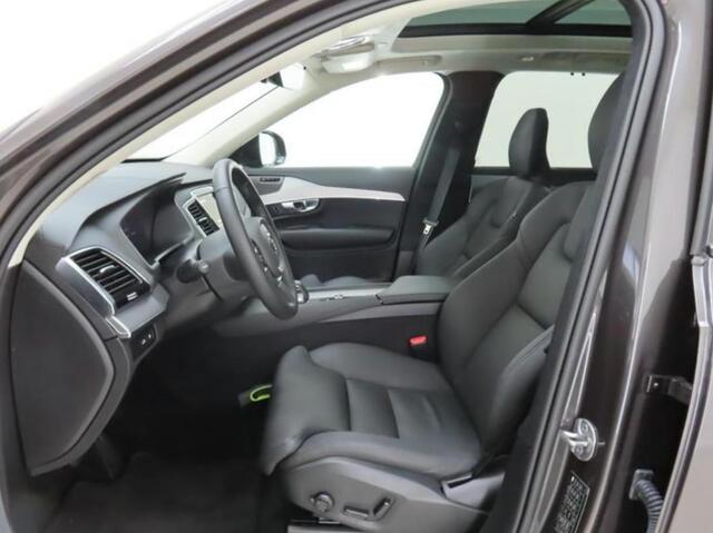 Volvo XC90 2.0 T8 Plug-in hybrid AWD Ultra Dark Trekhaak - Panoramadak - Adaptieve Cruise Control - Harman Kardon - Head up - Stoelverwarming voor/achter - Zongordijnen achterportieren - Visual Park Assist -