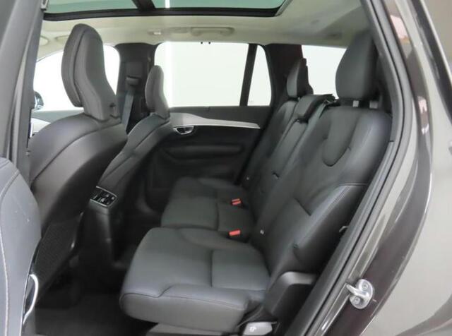 Volvo XC90 2.0 T8 Plug-in hybrid AWD Ultra Dark Trekhaak - Panoramadak - Adaptieve Cruise Control - Harman Kardon - Head up - Stoelverwarming voor/achter - Zongordijnen achterportieren - Visual Park Assist -